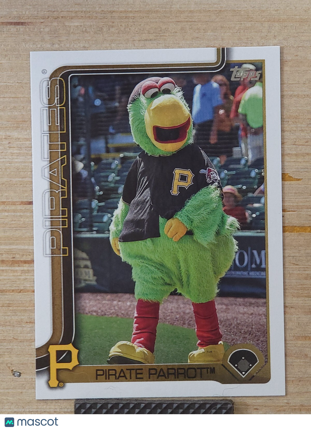 2025 Topps Series 1 M-19 Pirate Parrot