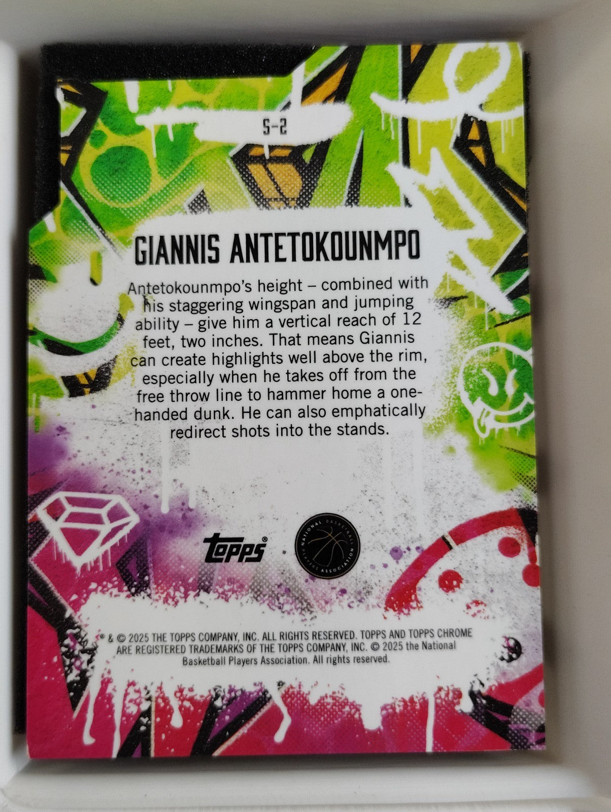 2025 Topps Finest Show Stoppers #S-2 Giannis Antetokounmpo Blue Geometric /75