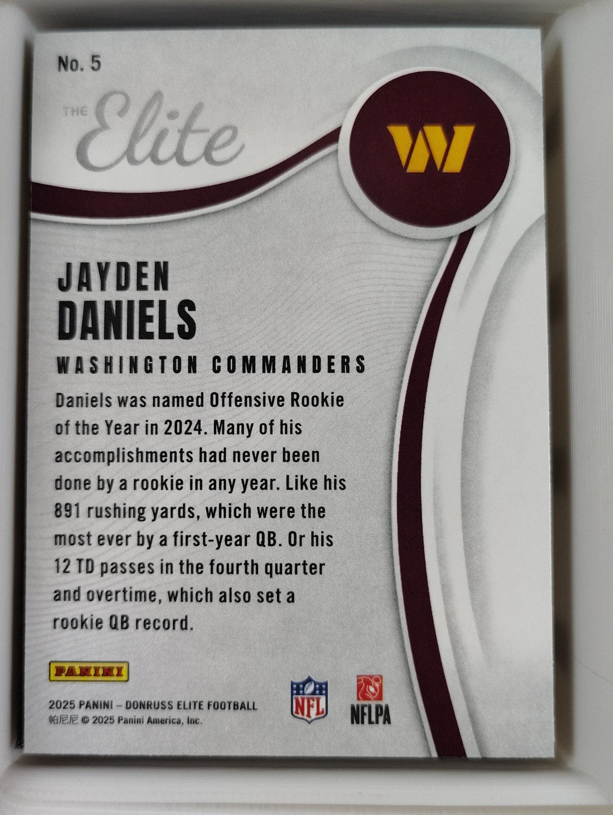 2025 Panini Elite The Elite Jayden Daniels #5 Pink