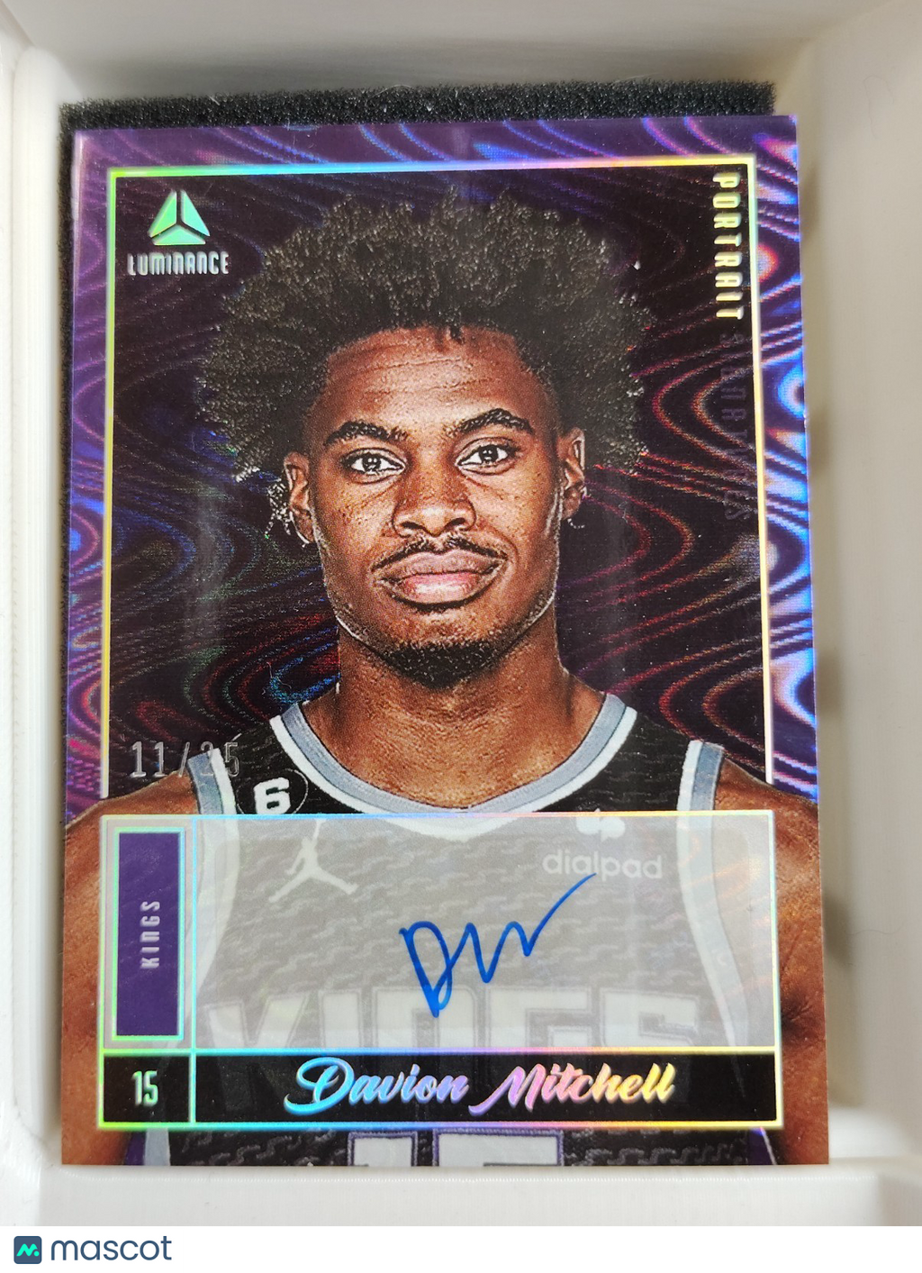 2022-23 Panini Chronicles Portrait Auto Davion Mitchell #PS-DVM Swirl /25
