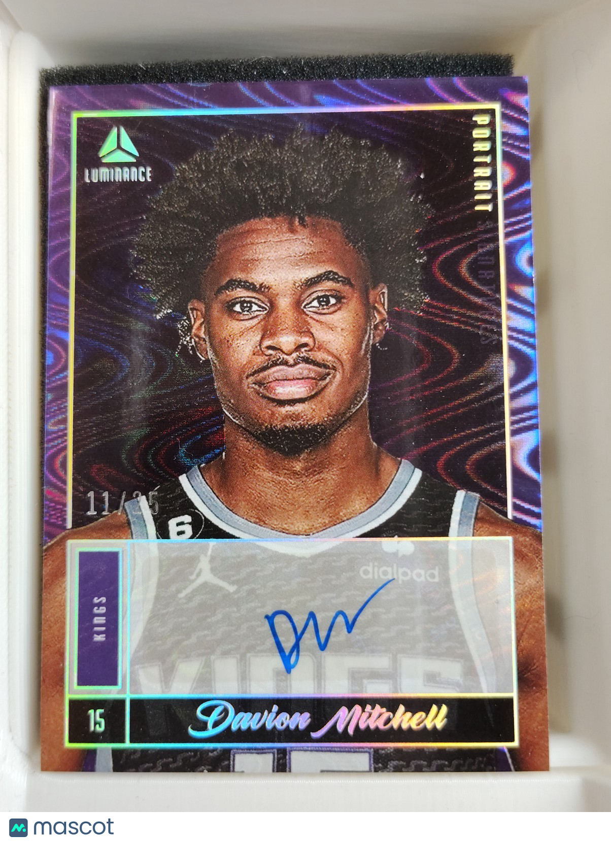 2022-23 Panini Chronicles Portrait Auto Davion Mitchell #PS-DVM Swirl /25