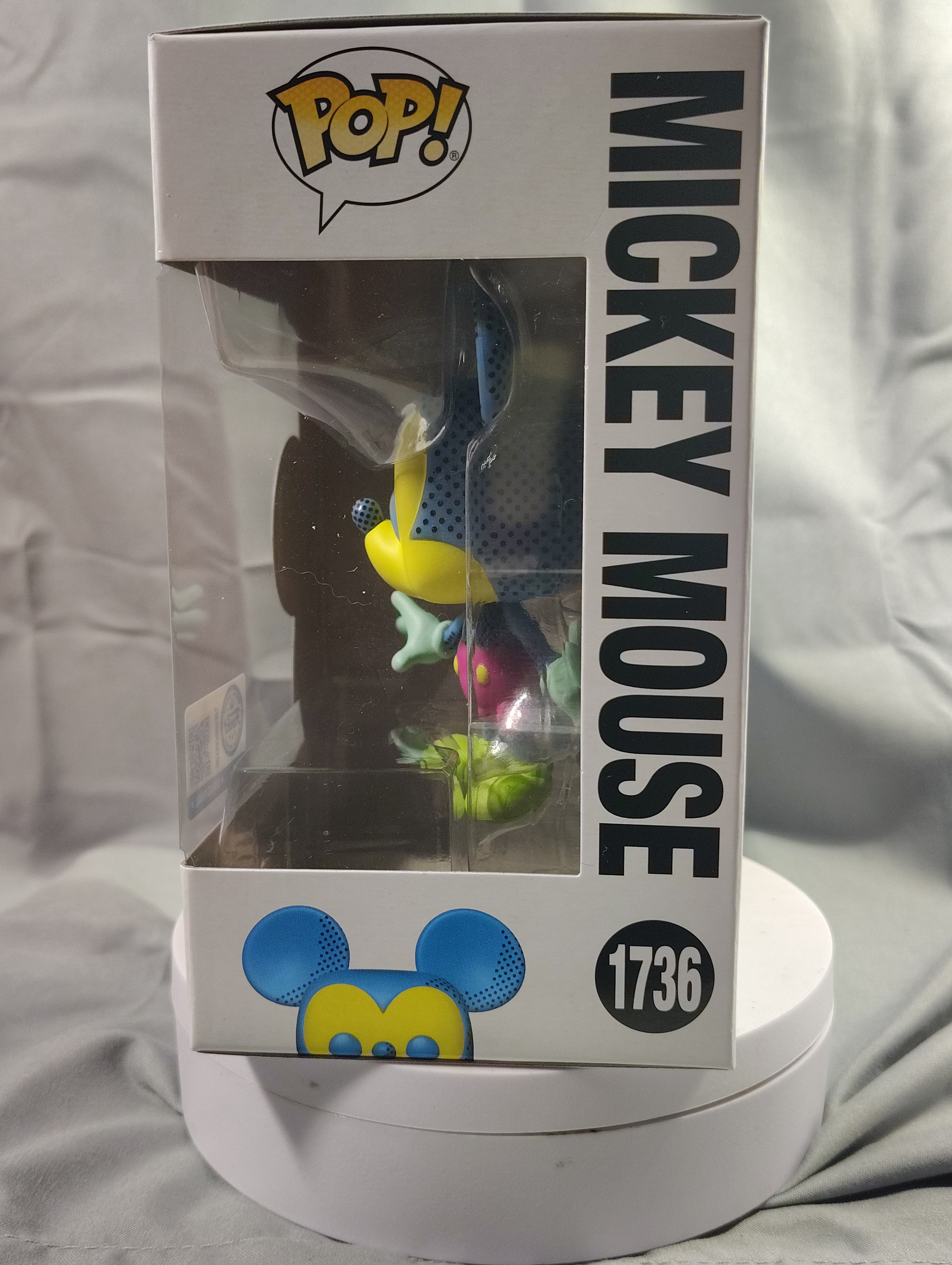 Funko POP! Mickey and Friends 1736 Mickey Mouse Special Edition